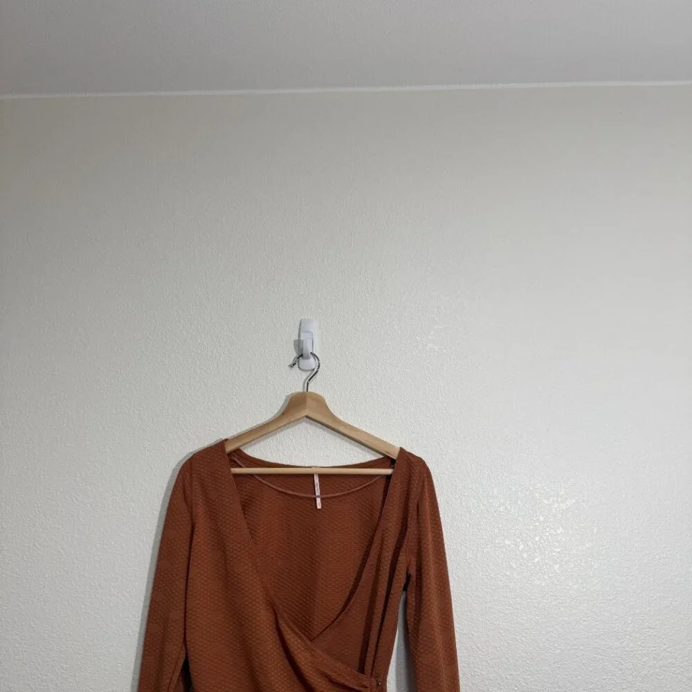 ☀️ FREE PEOPLE Penny Plunge Neck Stretch Wrap Long Sleeve Top Burnt Orange